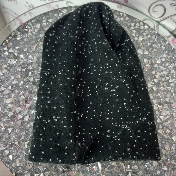 Disney Star Wars yoda grogu Black Beanie with Green Character Design embroidered - Picture 2 of 2